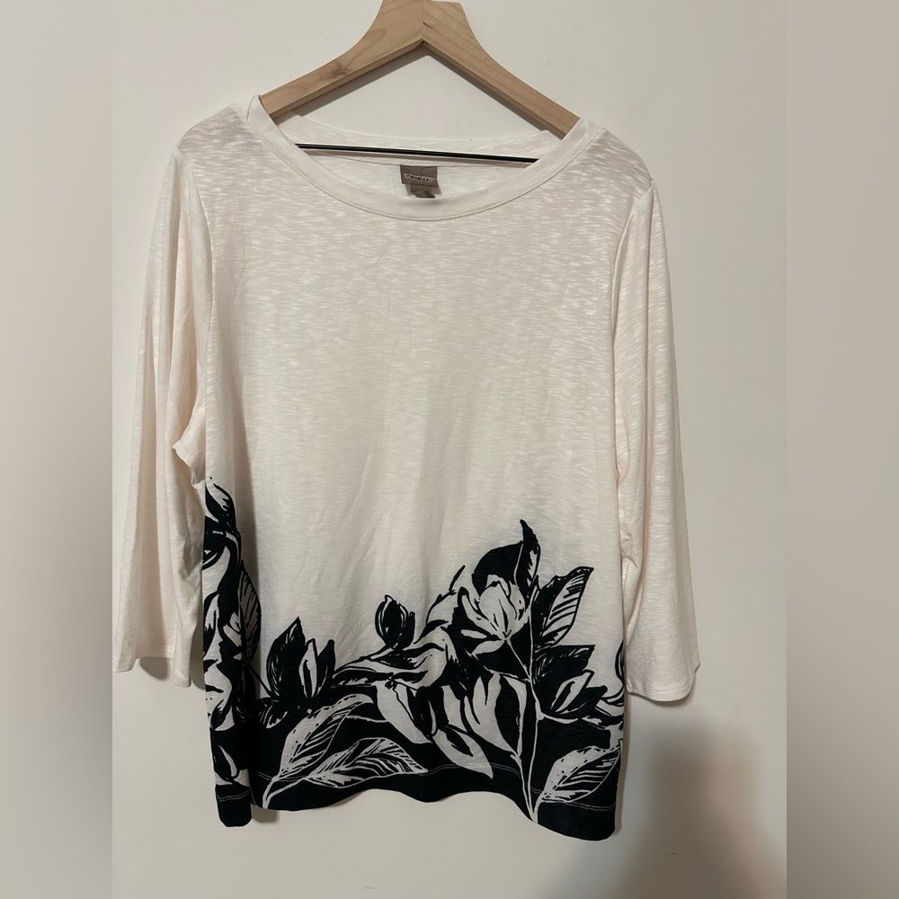Chicoβsβ Botanical Artistry Boat Neck Tee Top SZ 4 Color White/BLK 3/4 Sleeves